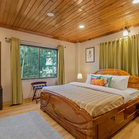 Stayvista's Tree Tops & Tea Trails: Mountain-View Villa in Tea Plantation-3